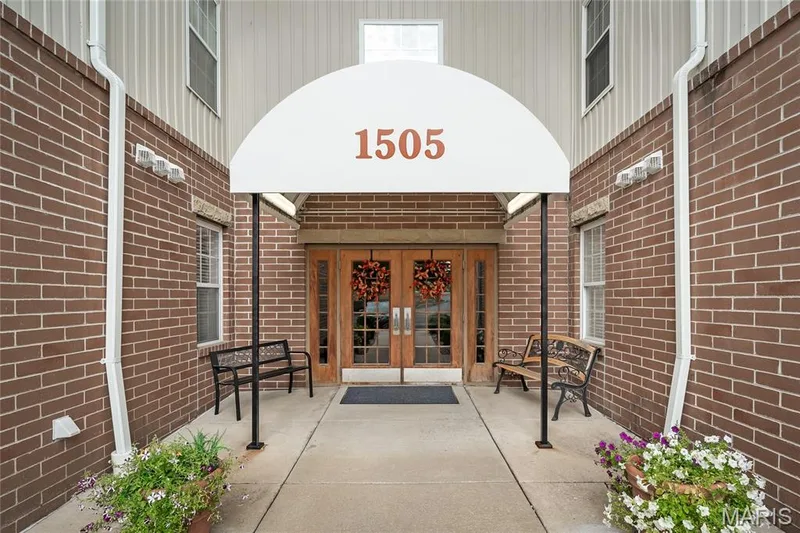 1505 S Old Highway 94 #203, St Charles, MO 63303 — listing photo 7 of 35