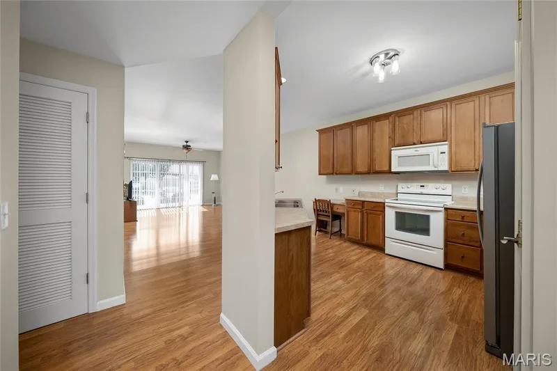 1505 S Old Highway 94 #203, St Charles, MO 63303 — listing photo 10 of 35