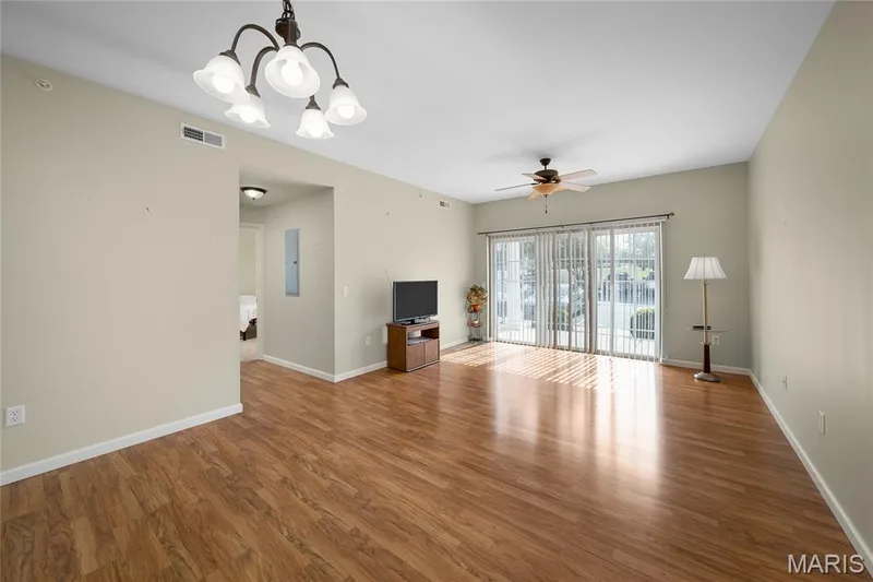 1505 S Old Highway 94 #203, St Charles, MO 63303 — listing photo 12 of 35
