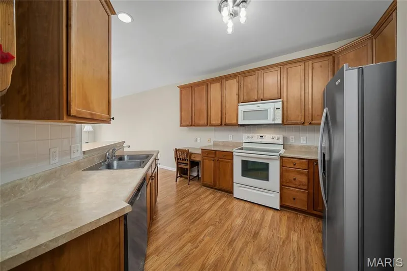1505 S Old Highway 94 #203, St Charles, MO 63303 — listing photo 17 of 35