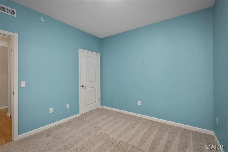 1505 S Old Highway 94 #203, St Charles, MO 63303 — listing photo 24 of 35
