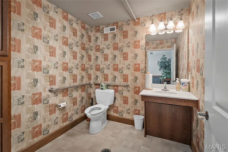 1505 S Old Highway 94 #203, St Charles, MO 63303 — listing photo 30 of 35
