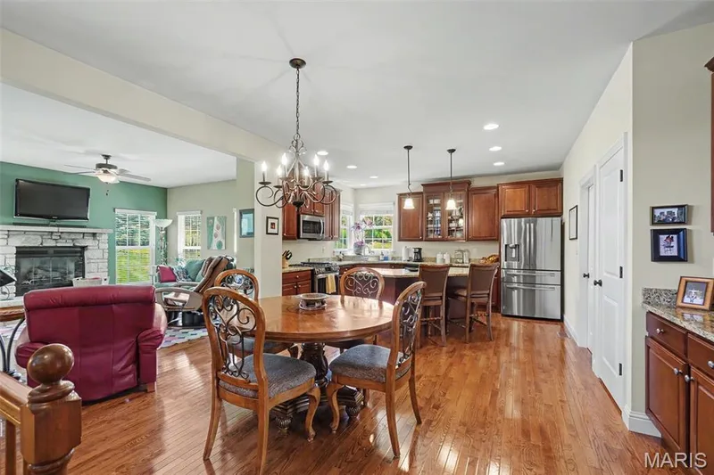 1157 Hollow Valley Court, St Charles, MO 63304 — listing photo 10 of 27