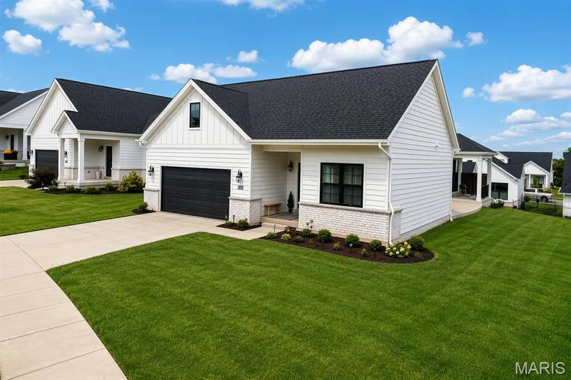 Front yard with sprinkler system — 155 Haven Ridge Court, Dardenne Prairie, MO 63368