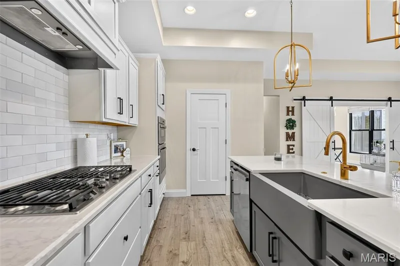 Gas cooktop — 155 Haven Ridge Court, Dardenne Prairie, MO 63368