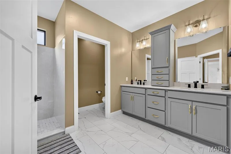 Primary bathroom, custom cabinets, double vanity — 155 Haven Ridge Court, Dardenne Prairie, MO 63368