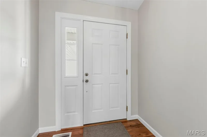 215 Old Chesapeake Drive, Wentzville, MO 63385 — listing photo 5 of 49
