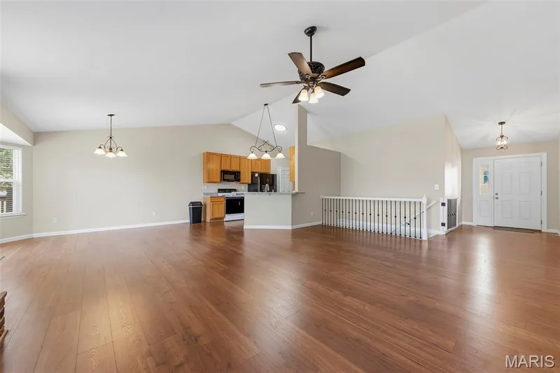 215 Old Chesapeake Drive, Wentzville, MO 63385 — listing photo 7 of 49