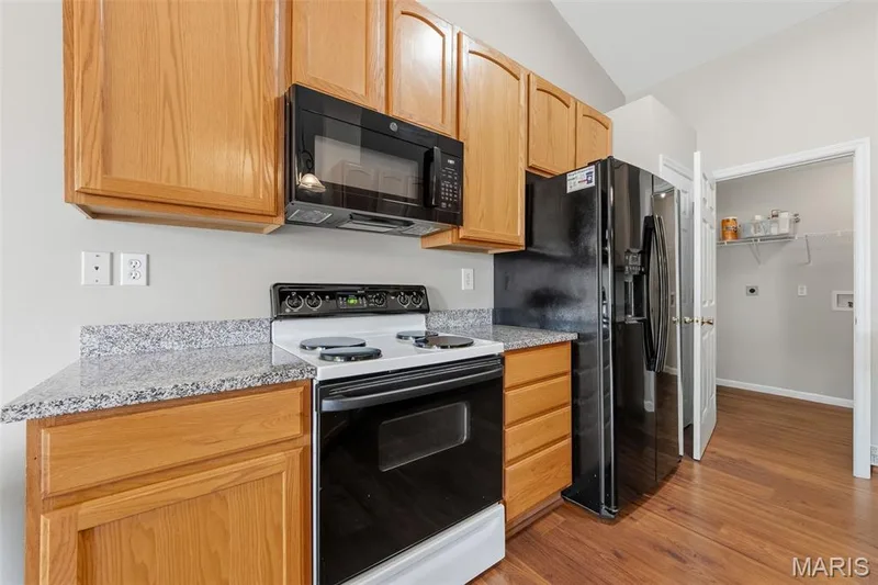 215 Old Chesapeake Drive, Wentzville, MO 63385 — listing photo 17 of 49