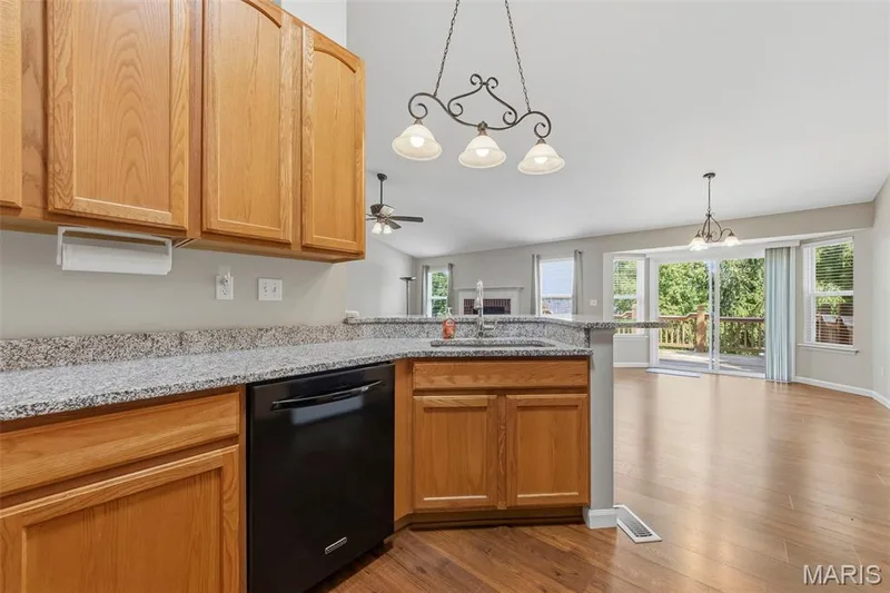 215 Old Chesapeake Drive, Wentzville, MO 63385 — listing photo 18 of 49