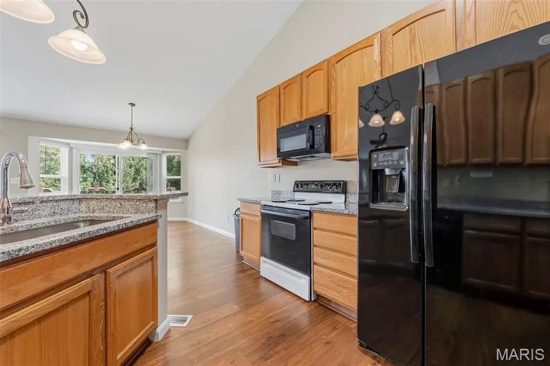 215 Old Chesapeake Drive, Wentzville, MO 63385 — listing photo 19 of 49