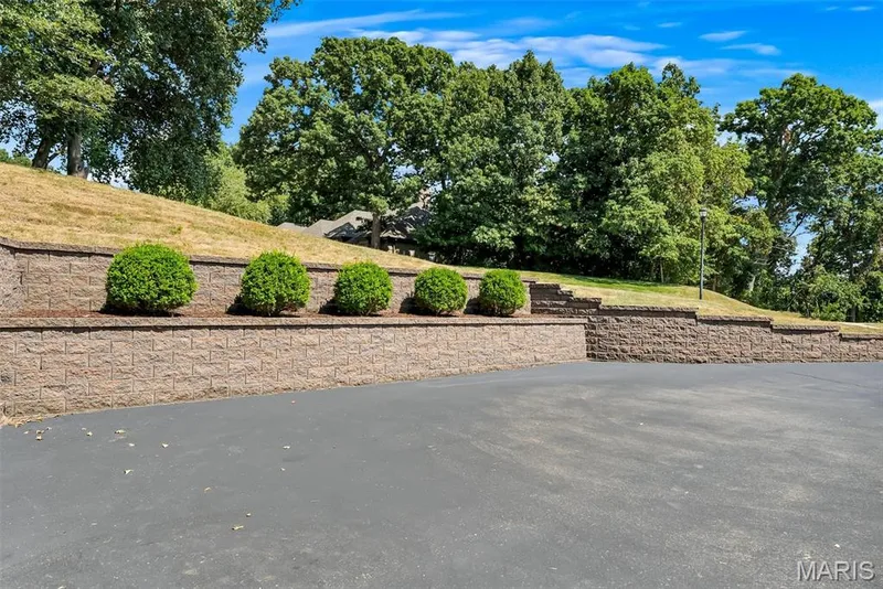 1415 Haarman Oak Drive, Chesterfield, MO 63005 — listing photo 46 of 68