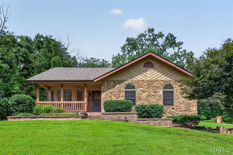 85 Mar Len Drive, Defiance, MO — listing photo 1