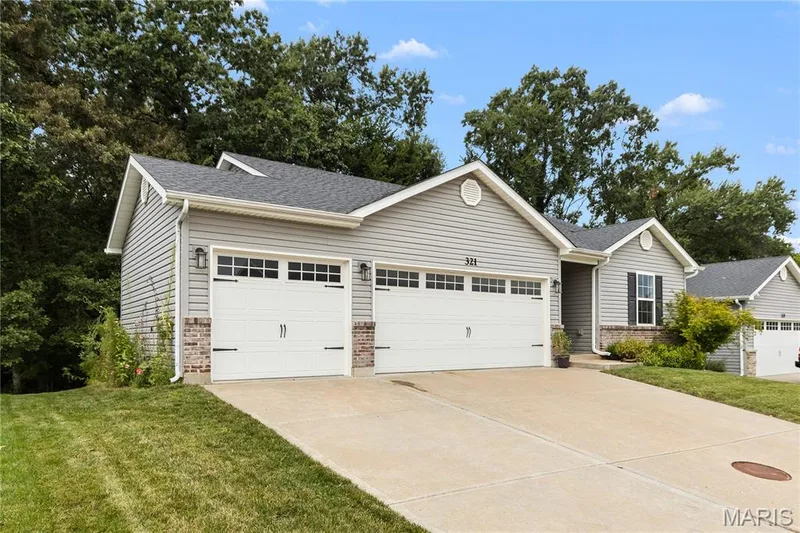 321 Touchdown Drive, Foristell, MO 63348 — listing photo 2 of 29