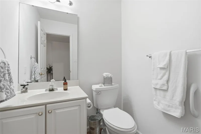845 Braefield Court, Chesterfield, MO 63017 — listing photo 4 of 28