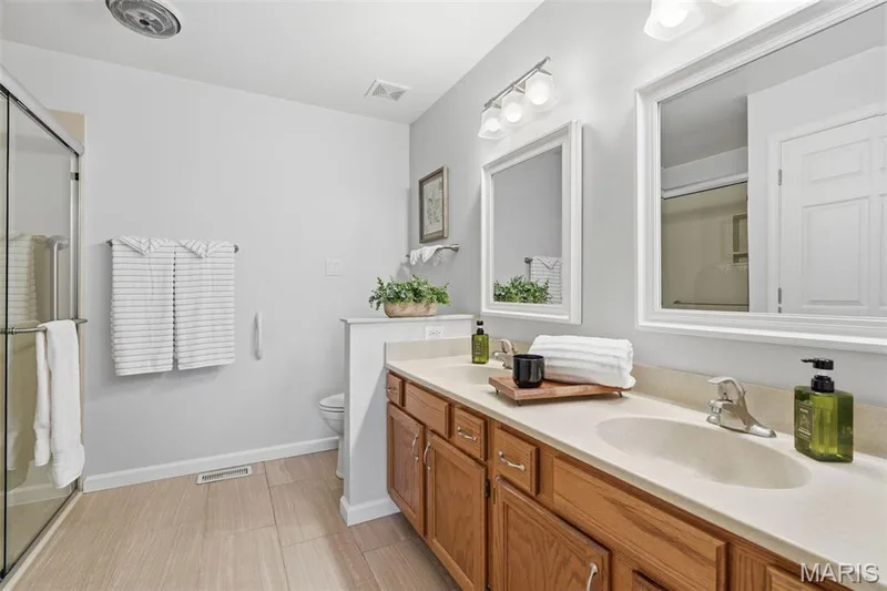 845 Braefield Court, Chesterfield, MO 63017 — listing photo 13 of 28