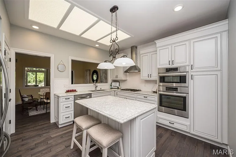 14143 Woods Mill Cove Drive, Chesterfield, MO 63017 — listing photo 12 of 51