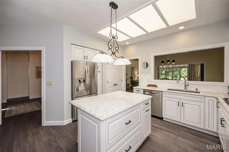 14143 Woods Mill Cove Drive, Chesterfield, MO 63017 — listing photo 13 of 51