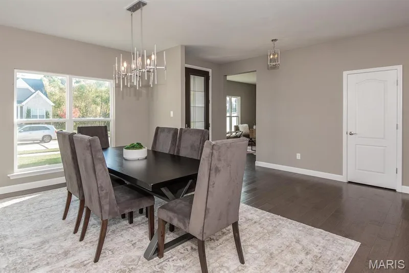 2708 Brook Hill Lane, St Charles, MO 63303 — listing photo 4 of 49