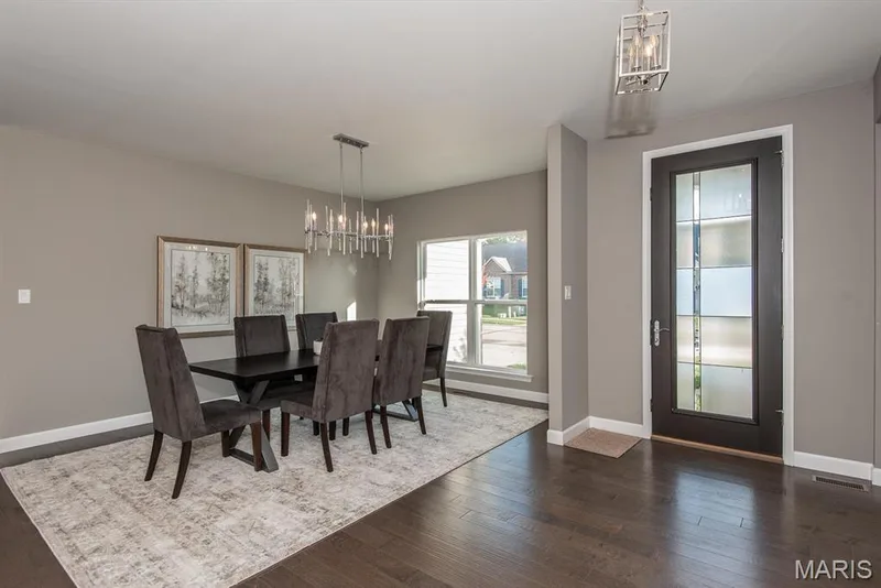 2708 Brook Hill Lane, St Charles, MO 63303 — listing photo 5 of 49