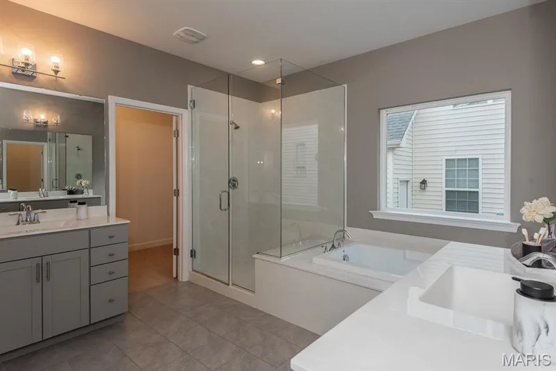 2708 Brook Hill Lane, St Charles, MO 63303 — listing photo 12 of 49