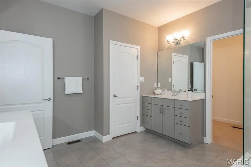 2708 Brook Hill Lane, St Charles, MO 63303 — listing photo 14 of 49