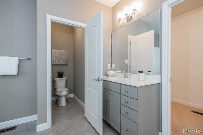 2708 Brook Hill Lane, St Charles, MO 63303 — listing photo 15 of 49