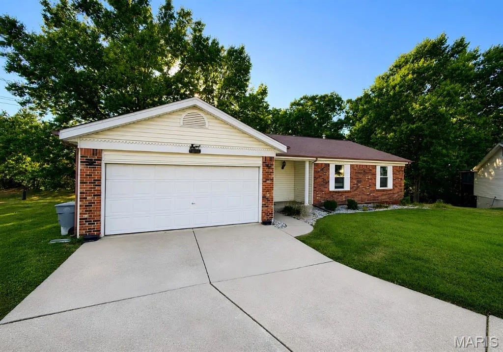 21 White Chapel, O'Fallon, MO 63368 — listing photo 1 of 44