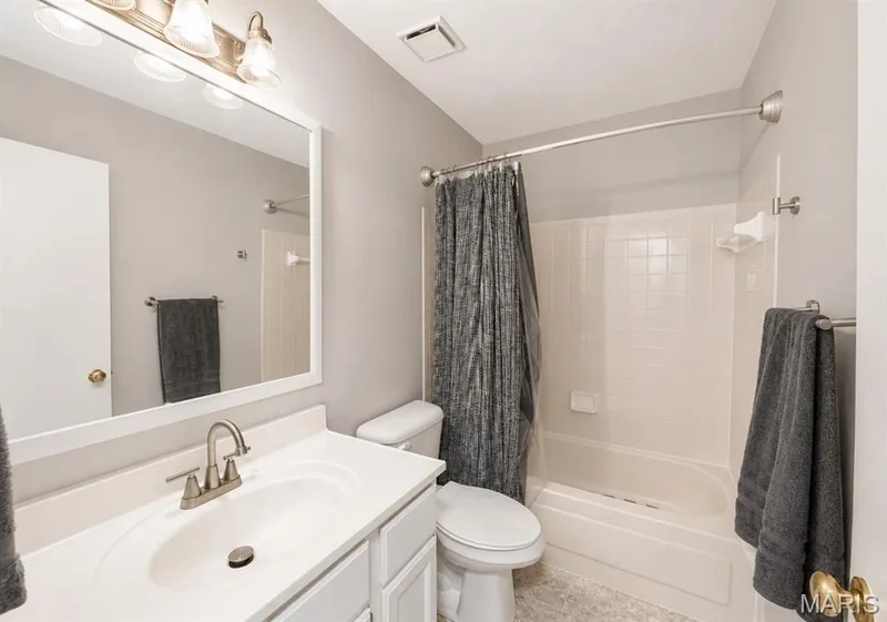 21 White Chapel, O'Fallon, MO 63368 — listing photo 11 of 44
