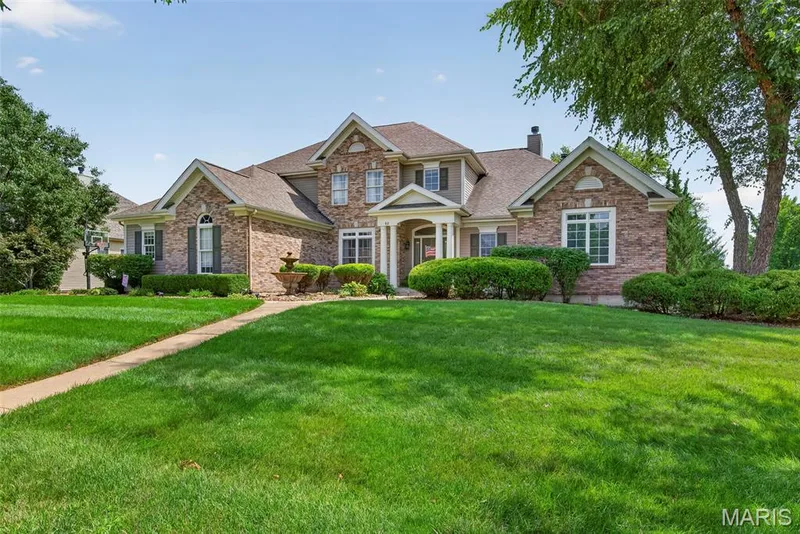 62 Saybridge Manor Parkway, Lake St. Louis, MO 63367 — listing photo 2 of 97