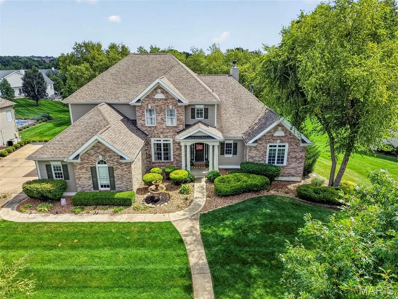 62 Saybridge Manor Parkway, Lake St. Louis, MO 63367 — listing photo 3 of 97