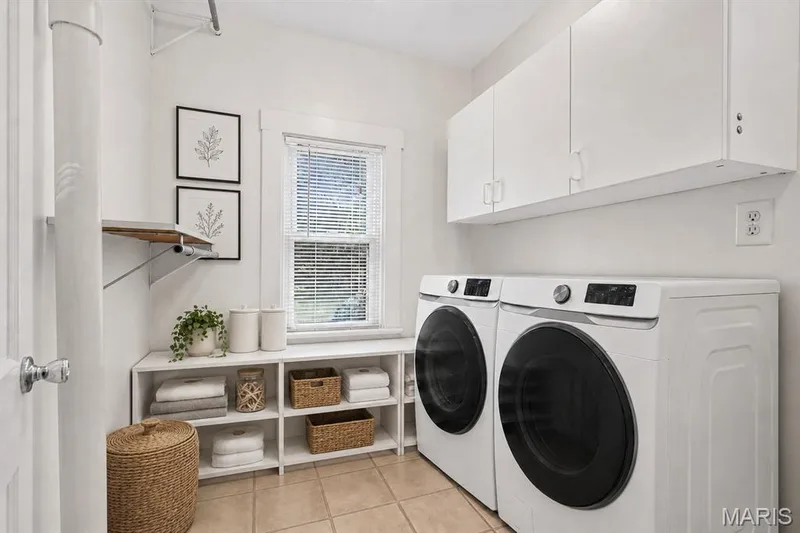 1128 Hall Street, St Charles, MO 63301 — listing photo 10 of 25