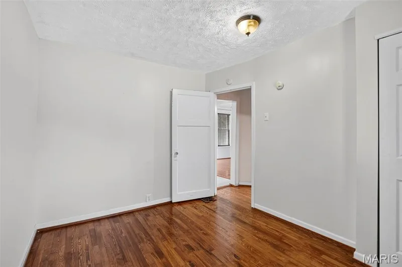 1128 Hall Street, St Charles, MO 63301 — listing photo 19 of 25