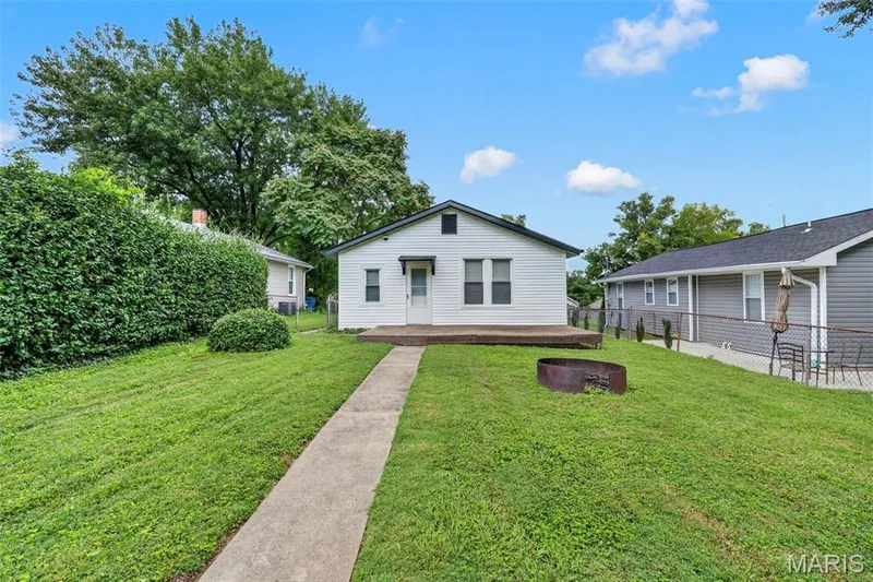 1128 Hall Street, St Charles, MO 63301 — listing photo 21 of 25