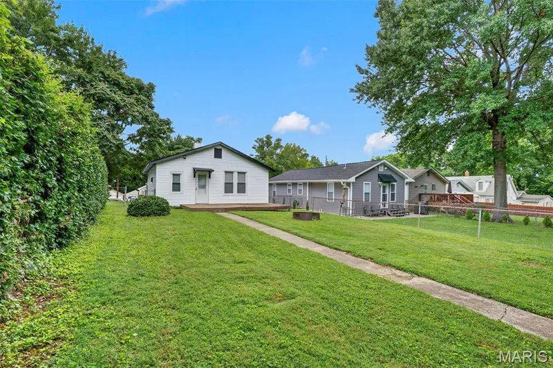 1128 Hall Street, St Charles, MO 63301 — listing photo 22 of 25