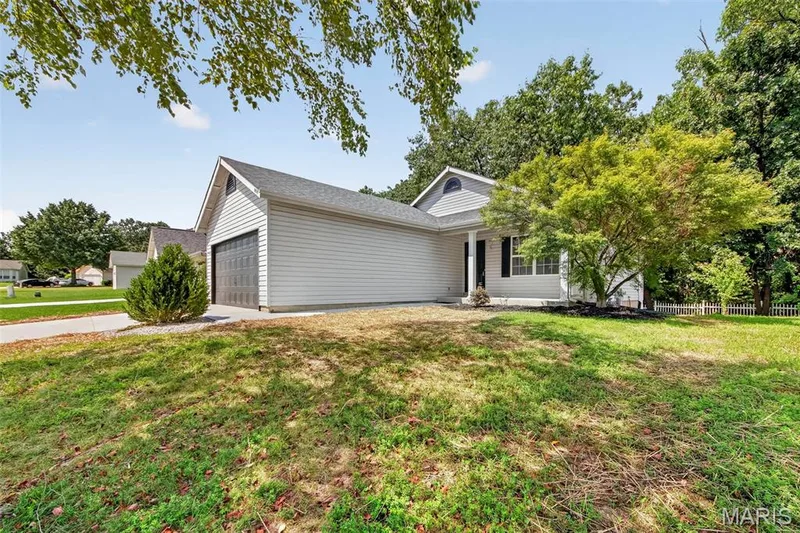 1035 Providence Pointe Drive, Wentzville, MO 63385 — listing photo 3 of 42