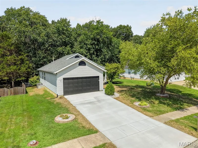 Home backs to trees — 1035 Providence Pointe Drive, Wentzville, MO 63385