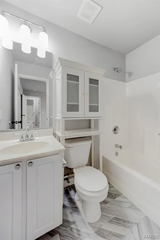 Private bath in primary bedroom suite — 1035 Providence Pointe Drive, Wentzville, MO 63385