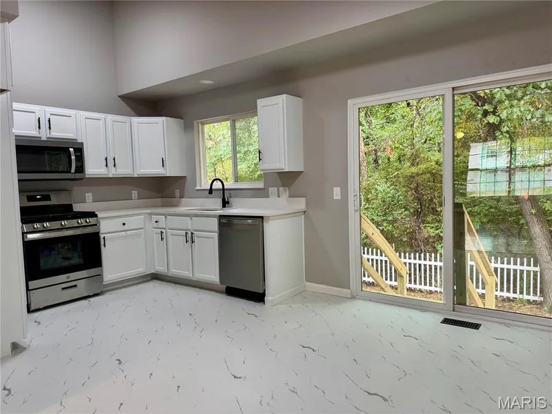 1035 Providence Pointe Drive, Wentzville, MO 63385 — listing photo 10 of 42