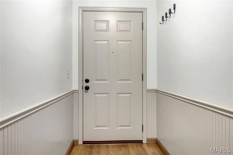 Front enter foyer — 1401 Tamarack Drive, St Charles, MO 63301