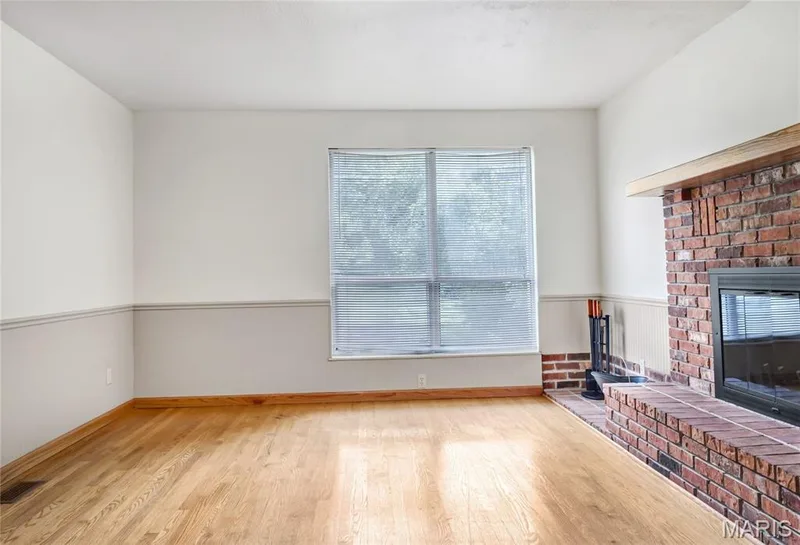 1401 Tamarack Drive, St Charles, MO 63301 — listing photo 9 of 30