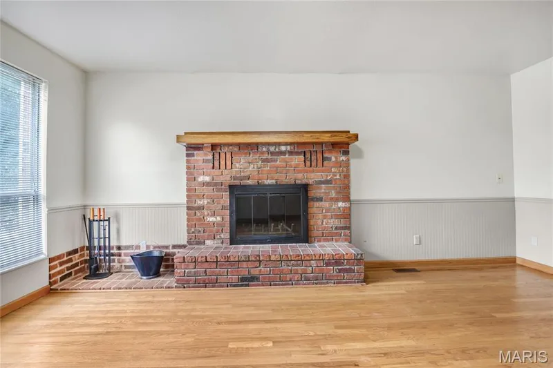 1401 Tamarack Drive, St Charles, MO 63301 — listing photo 10 of 30