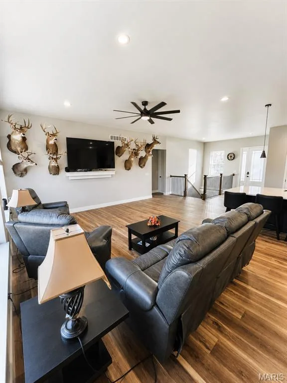 215 Rugged Acres, Defiance, MO 63341 — listing photo 3 of 19