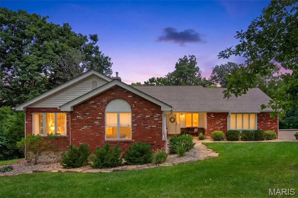29 Greenview Drive, Defiance, MO 63341 — listing photo 1 of 70