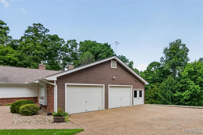 29 Greenview Drive, Defiance, MO 63341 — listing photo 4 of 70