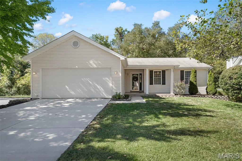 226 Barrington Drive, St Peters, MO 63376 — listing photo 1 of 31