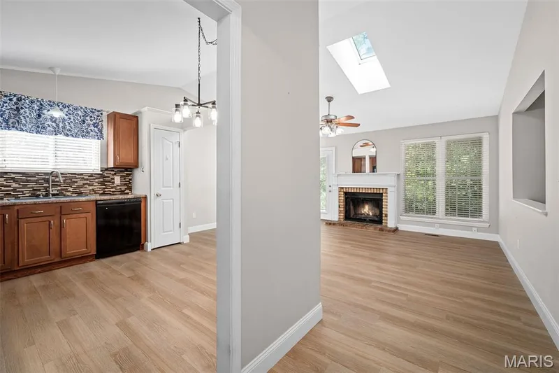 226 Barrington Drive, St Peters, MO 63376 — listing photo 6 of 31