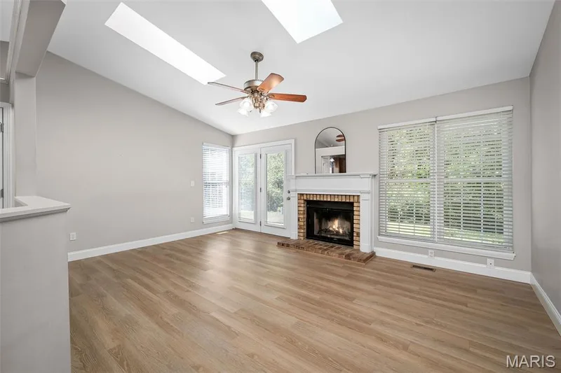 226 Barrington Drive, St Peters, MO 63376 — listing photo 7 of 31