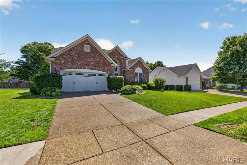 2780 Dunvegan Drive, Dardenne Prairie, MO 63368 — listing photo 2 of 35