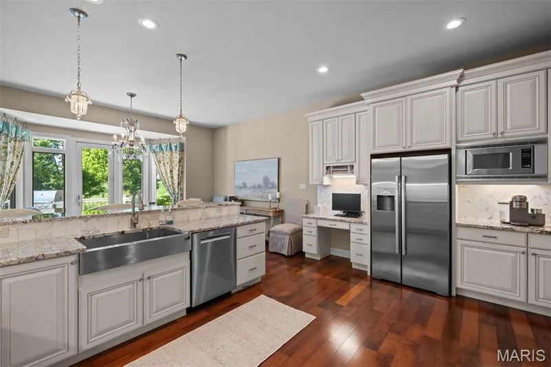 195 Kendall Bluff Court, Chesterfield, MO 63017 — listing photo 10 of 28
